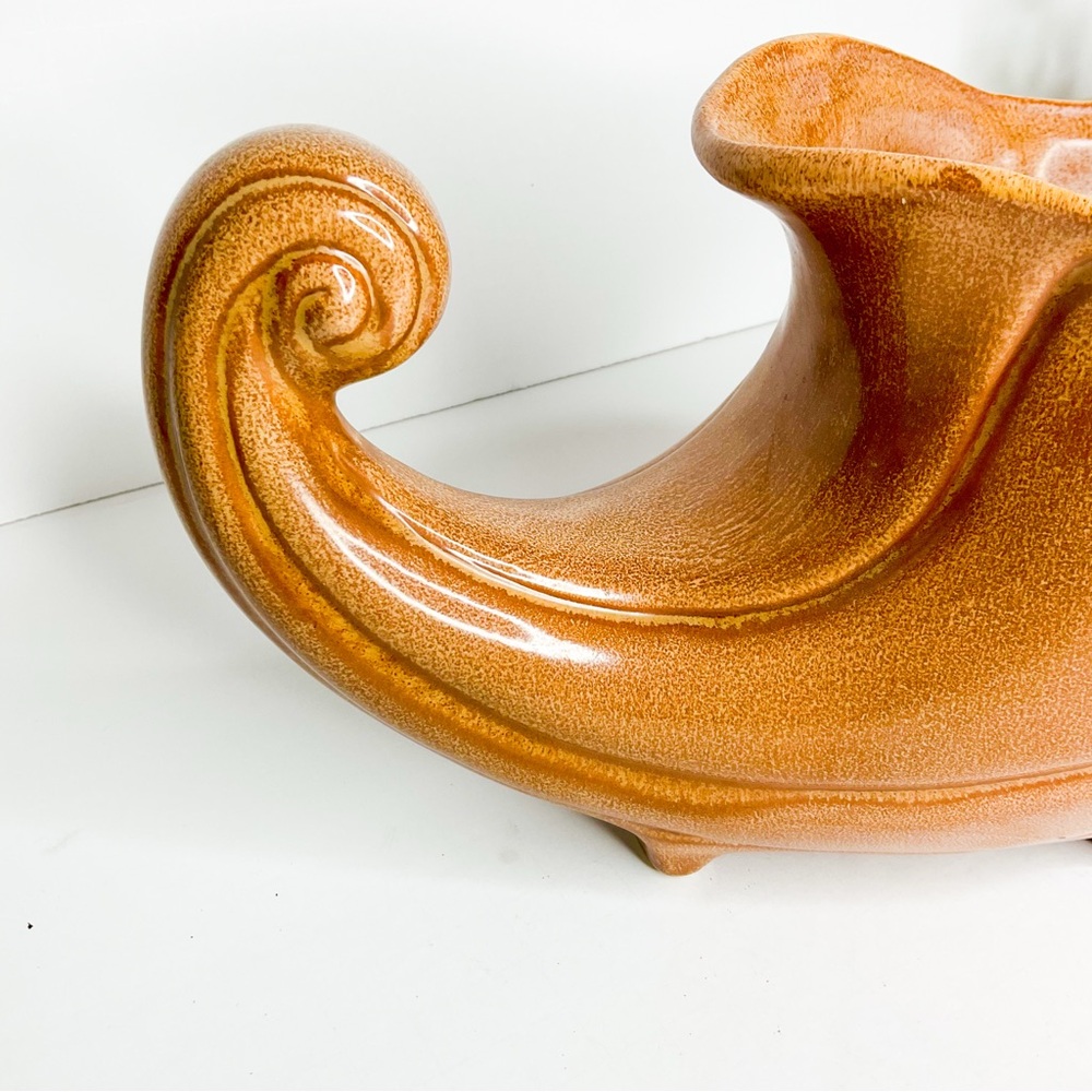 Vintage Red Wing USA Tan Cornucopia Vase Pottery, Excellent Condition